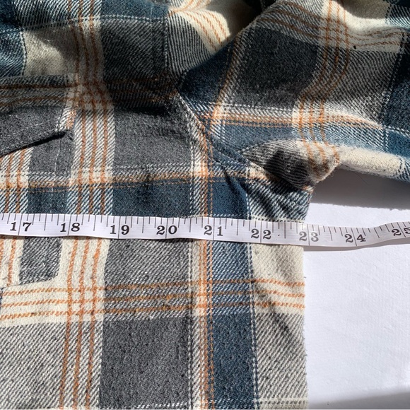 ReVess Plaid Shacket Size Medium - Picture 6 of 7